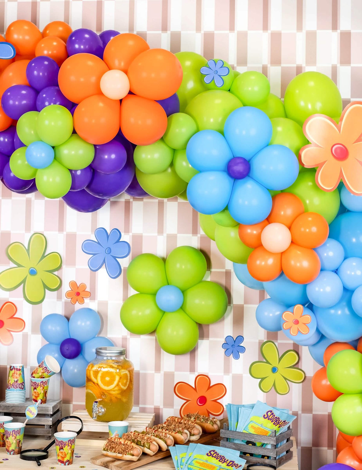 Scena tijekom poslijepodnevnog užine s mini balonom od lateksa dekoracija rođendan svijetlo zelena