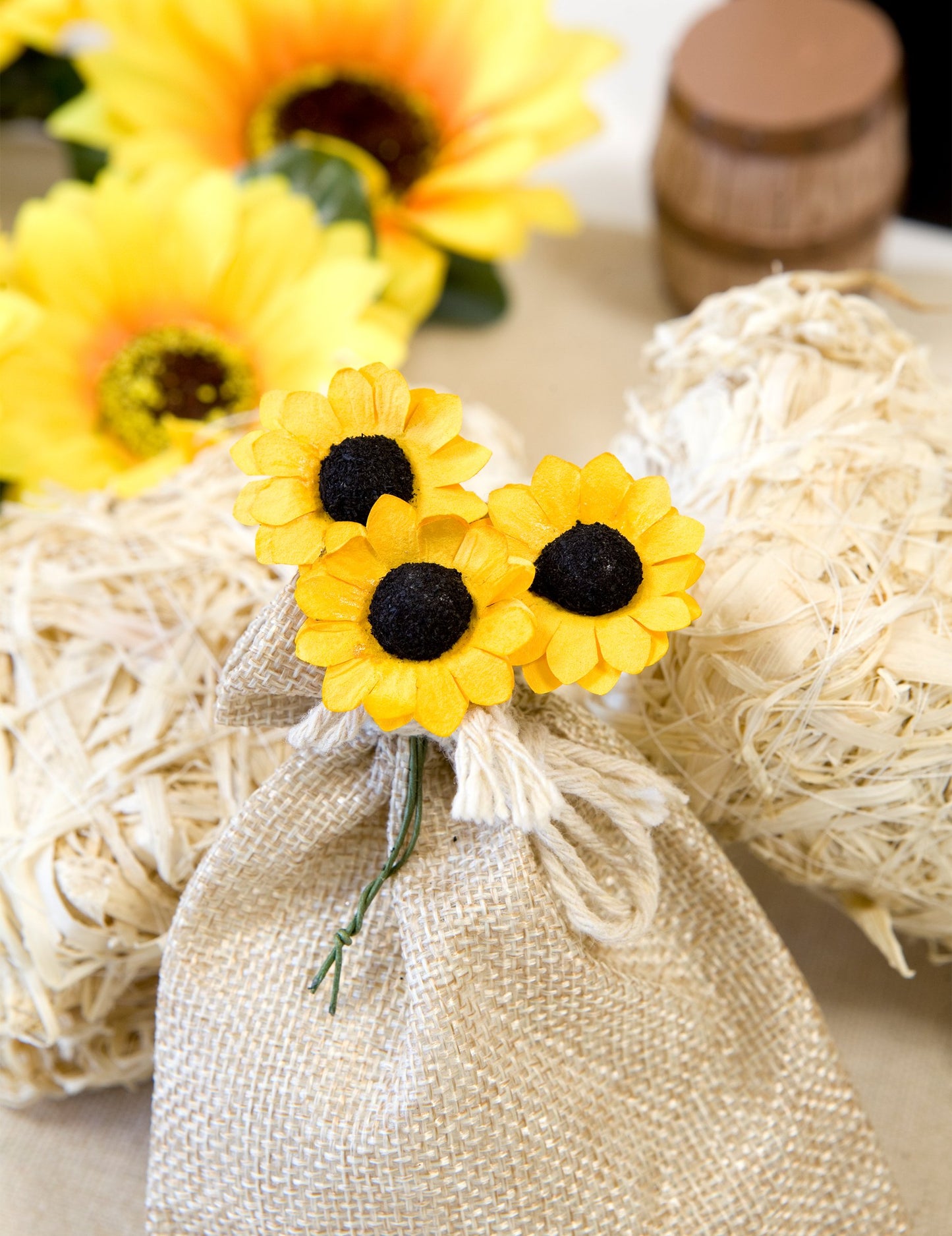 12 žutih poljskih cvjetova 2,5 cm tipa suncokreta 