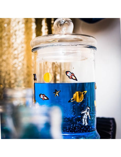 12 zlatnih naljepnica, razmaci od 3 do 7 cm planeti i zvijezde