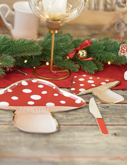 16 crveno-bijelih papirnatih salveta u obliku gljive, 29 x 32 cm