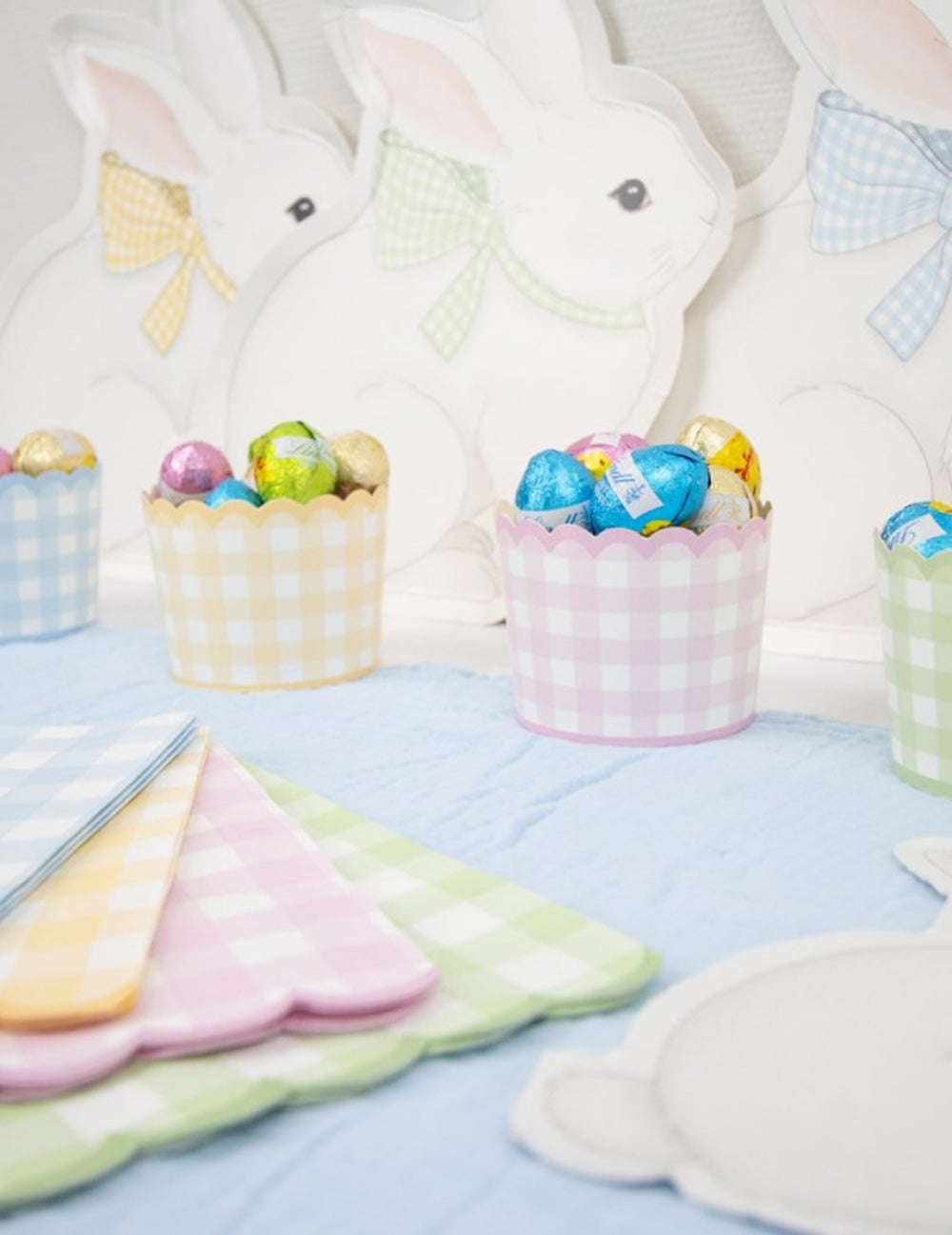 Mise en situation des serviettes festonnées Vichy Pastel