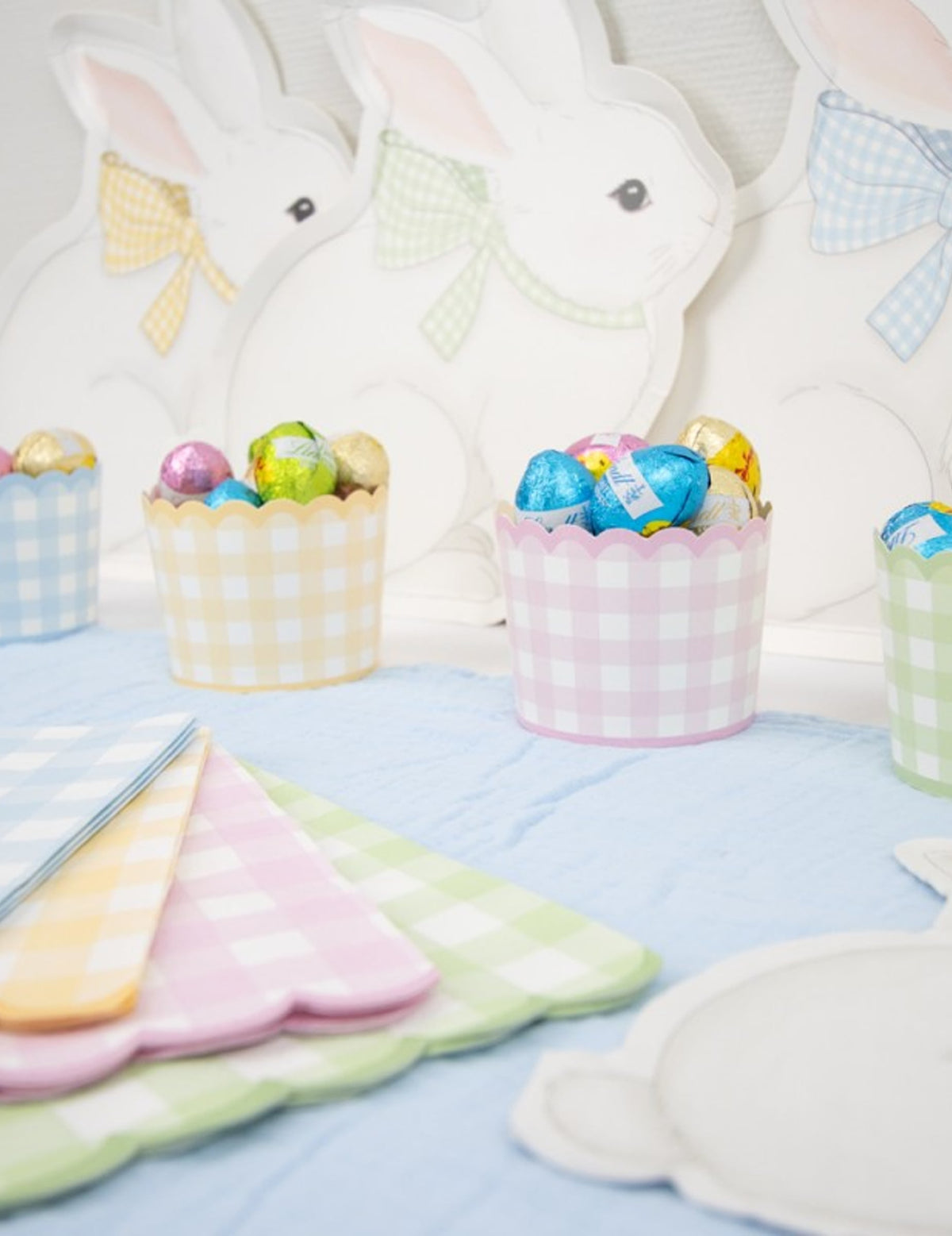 Mise en situation des serviettes festonnées Vichy Pastel