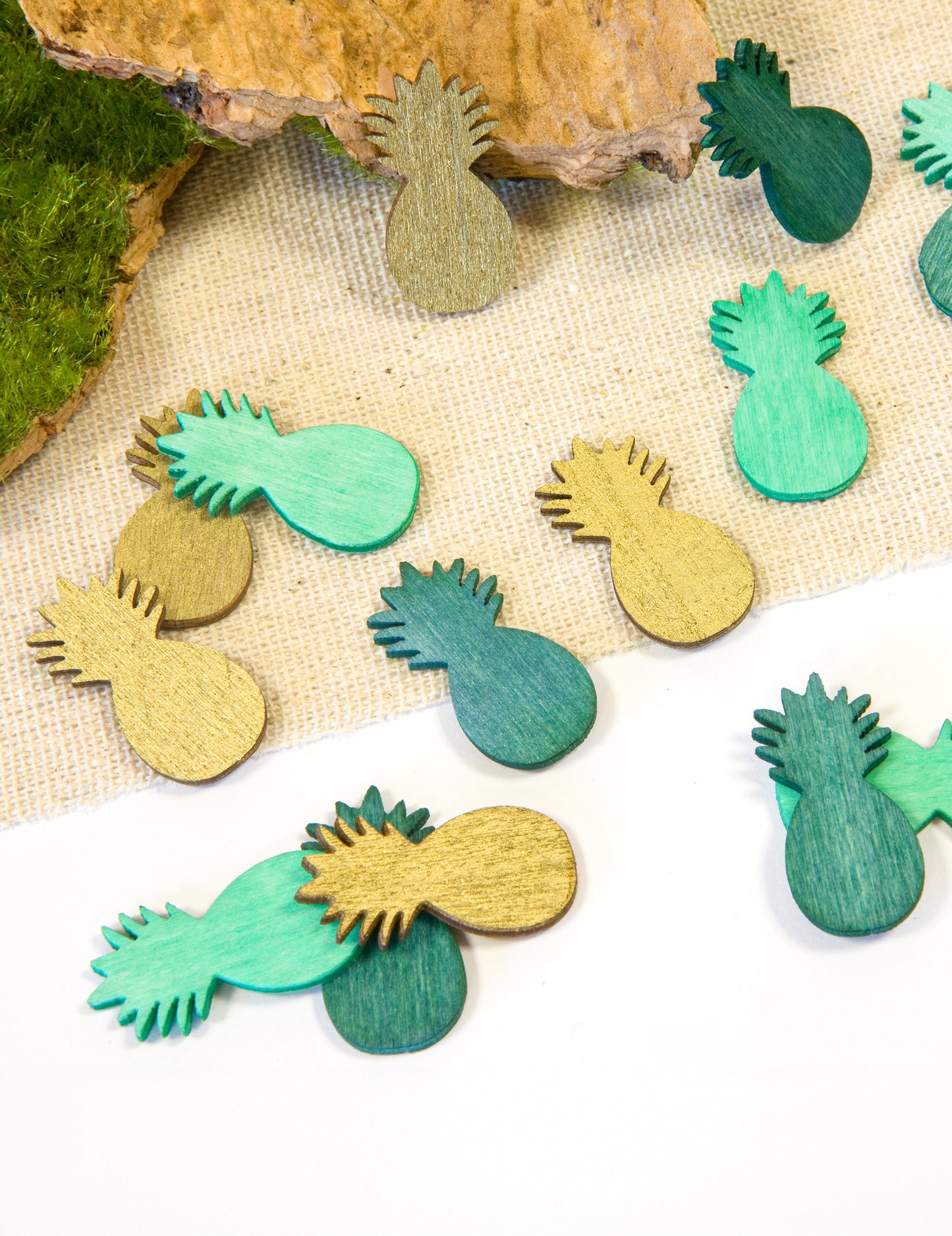18 zlatnih i zelenih konfeta za stol s motivom ananasa, 10 g, tropska tema