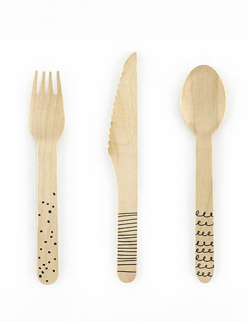 18 drvenih postavki za jelo s crnim uzorcima 16 cm originali