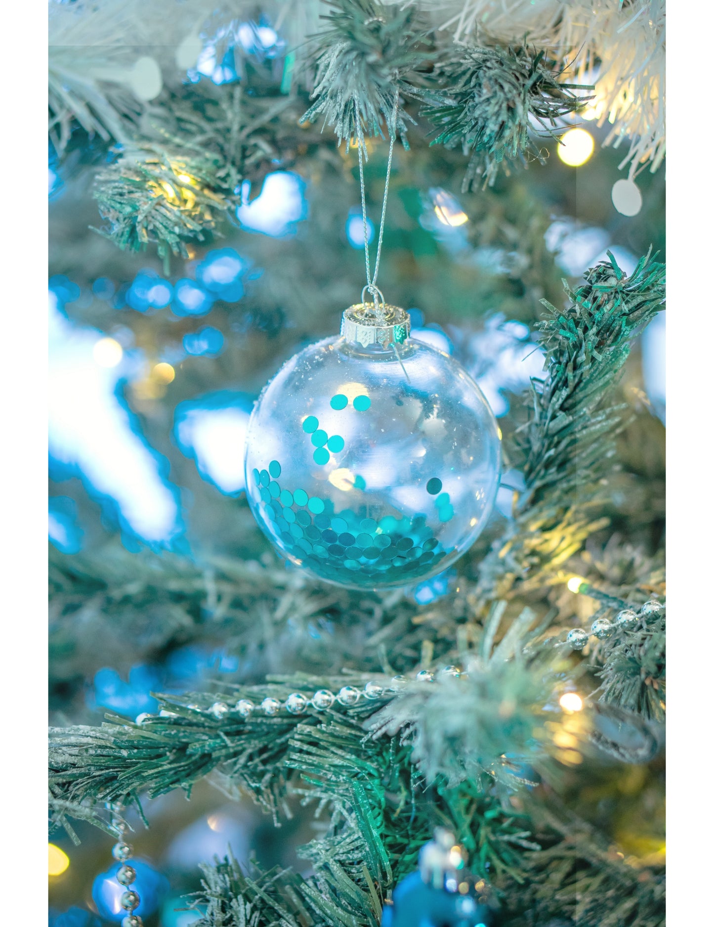 2 staklene kuglice s plavim šljokicama 8 cm 