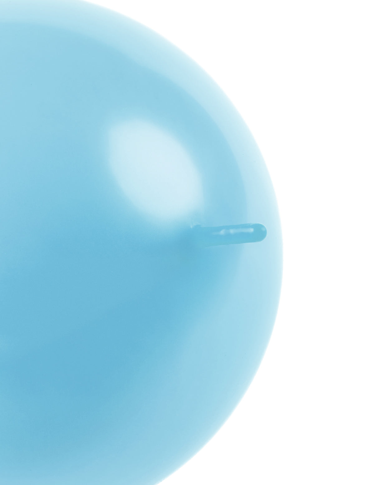 Détail de l'embout de raccordement du ballon à relier bleu pastel