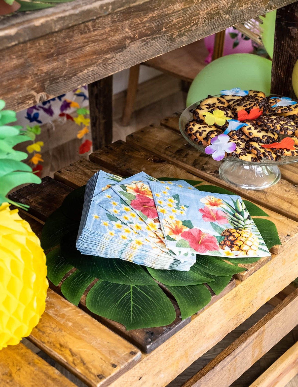 Postavljanje atmosfere s ubrusima Hawaii party