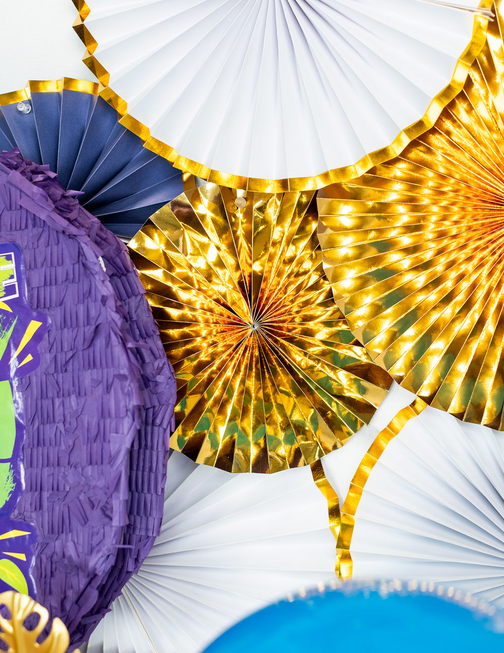 Gros plan sur les rosaces en papier pour décoration chic