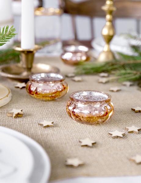 Mise en situation sur une table de fête du photophore de Noël