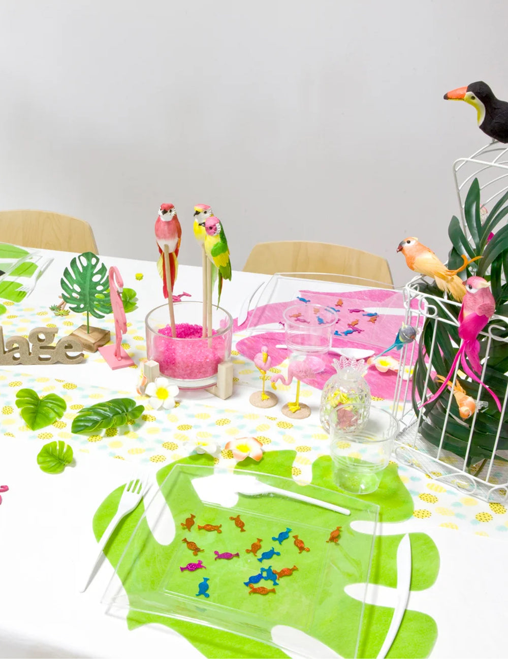 Mise en situation des sets de table en forme de feuille pour décoration