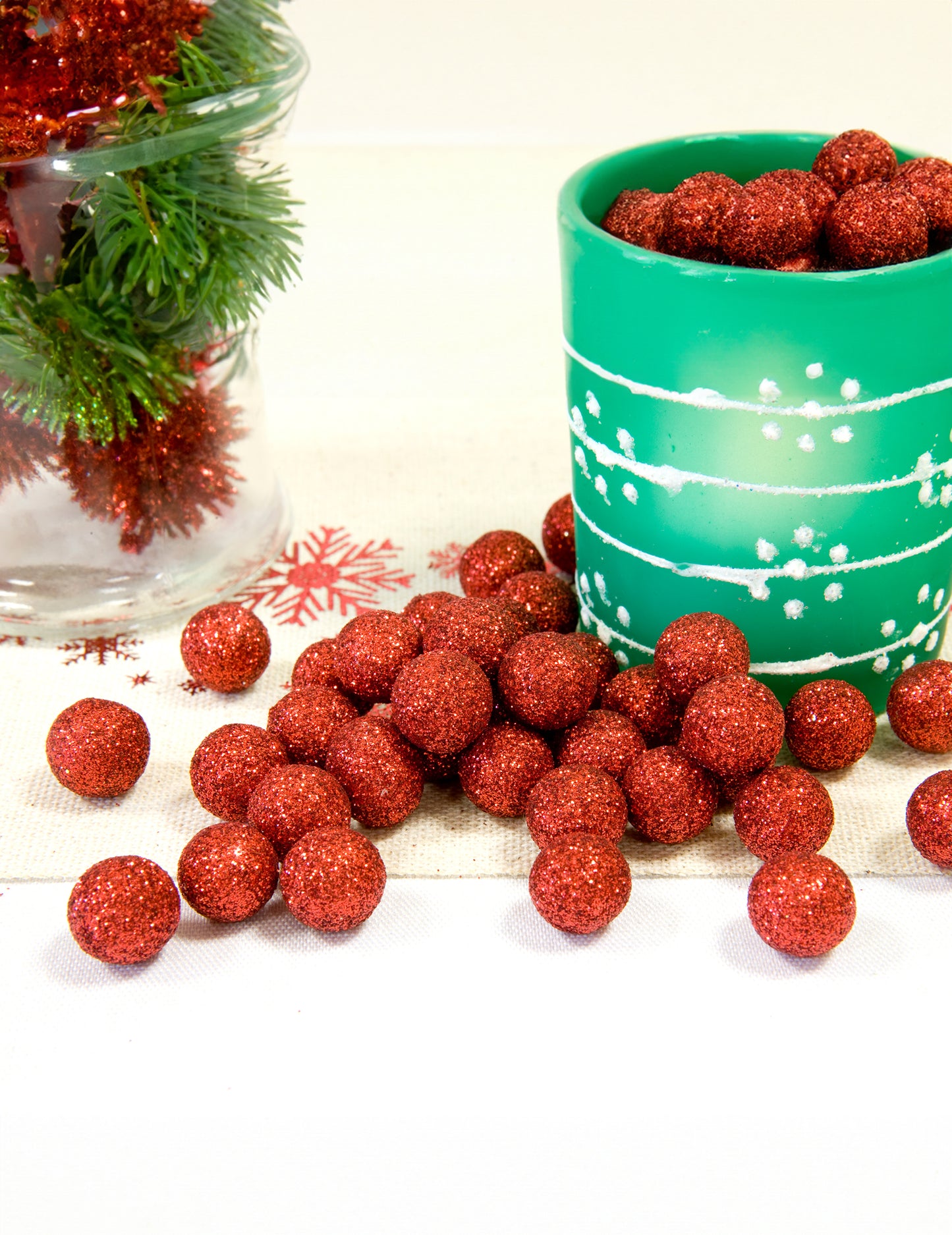 40 crvenih svjetlucavih pjenastih kuglica za ukrašavanje promjera 10 mm