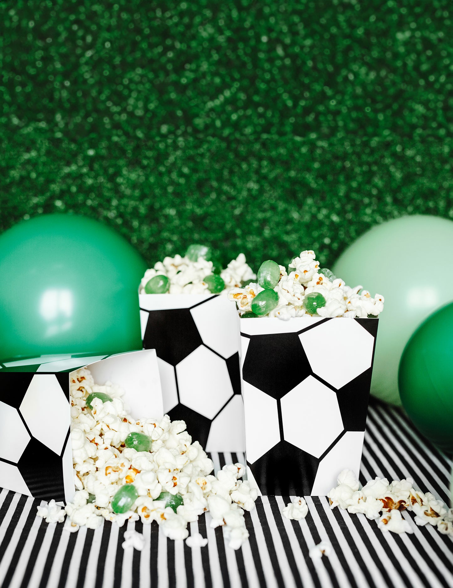 6 nogometnih kutija kokica