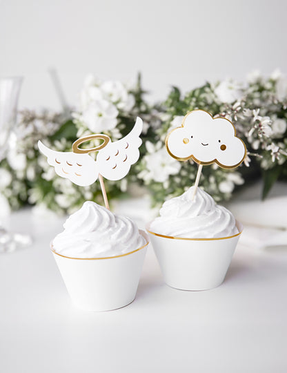 Mise en situation sur cupcakes du cake toppers en bois nuages et ailes pour baby shower