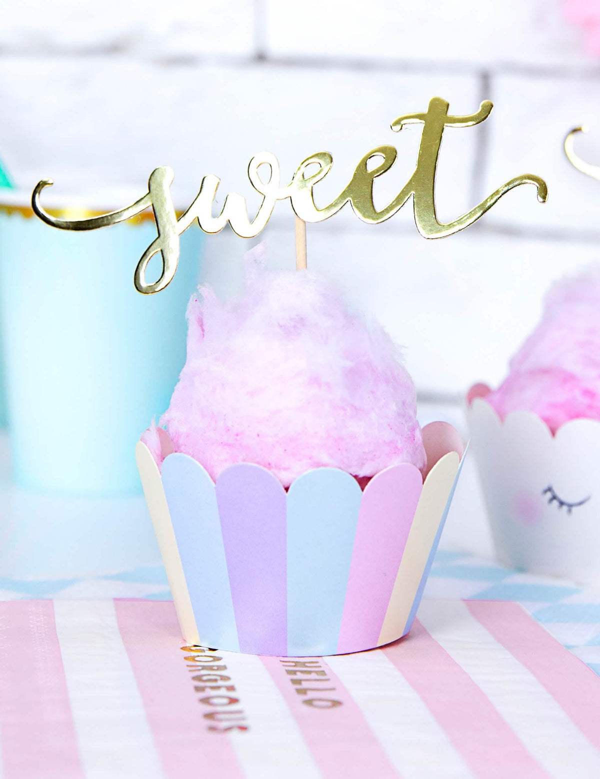 Prikaz s topperom sweet od ukrasa za cupcake jednorogomi