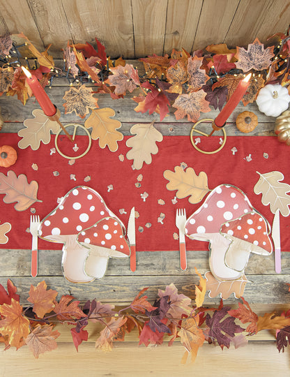 8 crveno-bijelih kartonskih tanjura u obliku gljive 23 cm točkice