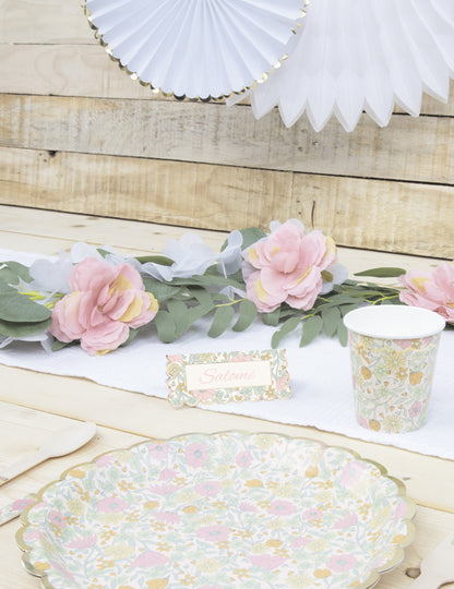 8 kartonskih valovitih tanjura shabby zlatne boje s cvjetnim uzorkom 23 cm 