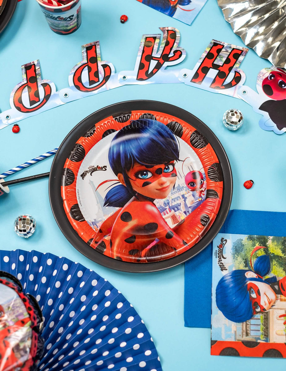 Scena zabave od kartonskog tanjura Miraculous Ladybug