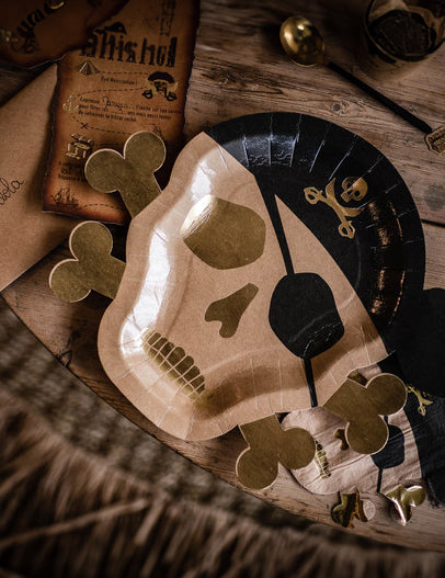 8 tanjura od kraft papira s gusarskim lubanjama i prekriženim kostima, 26 x 33 cm cm