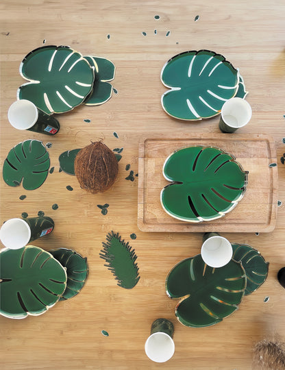 8 papirnatih tanjura s tropskim lišćem 23 cm