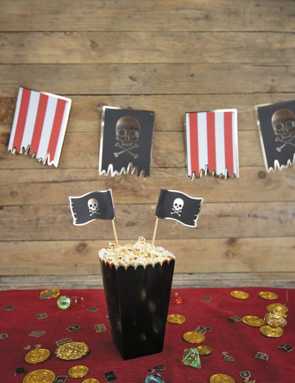 8 crnih kokica i zlatnih kutija 12,5 x 7 cm