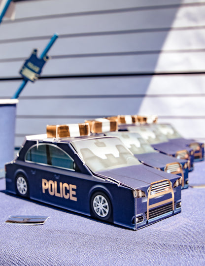 8 kontejnera policijskih automobila 15 x 5 x 5 cm