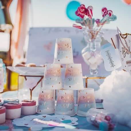 Kartonska piramida čaša za djevojčicu ili dječaka za baby shower