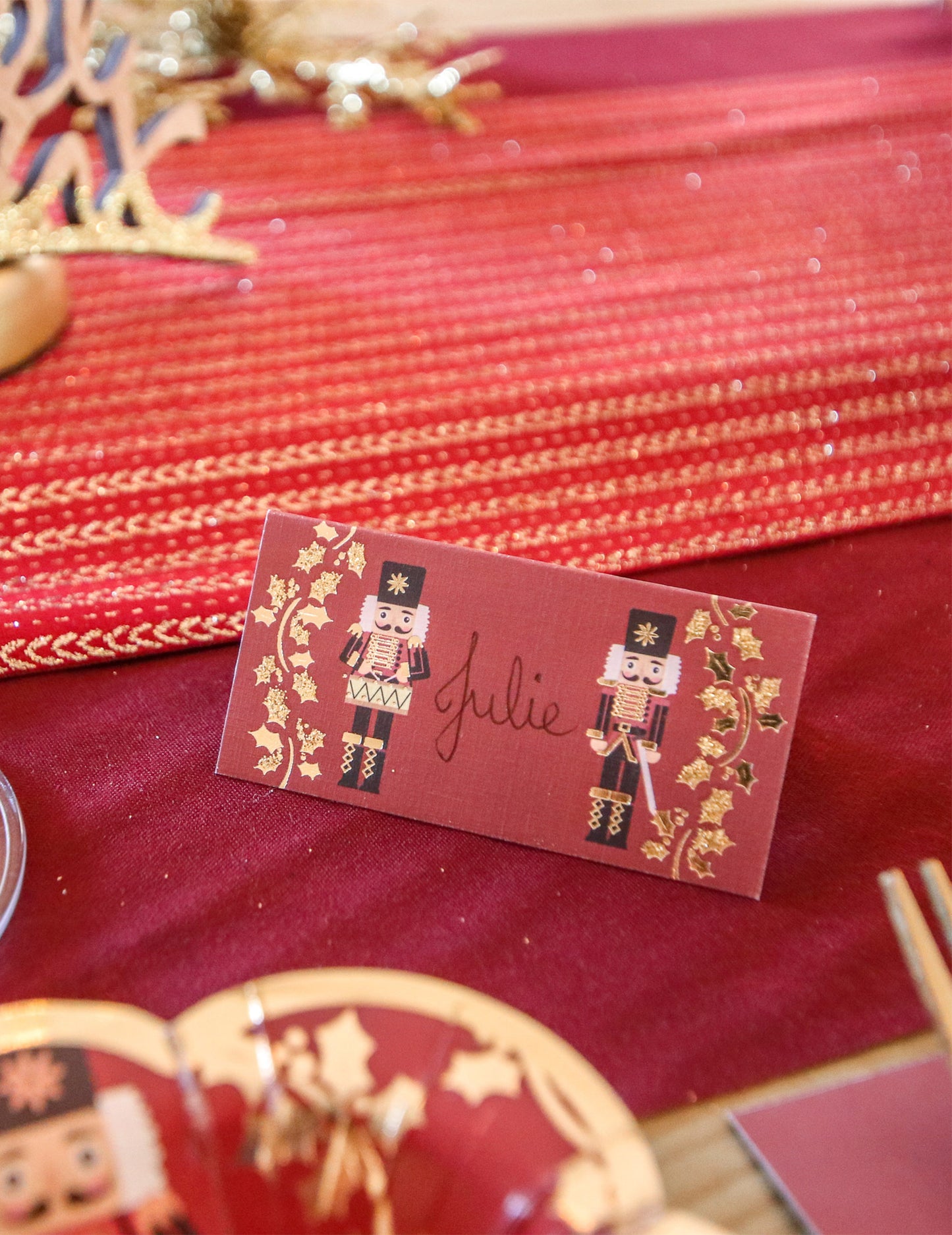 8 svečanih kartica s mjestima Krcka Orašara u bordo i zlatnoj boji, 8 x 4 cm