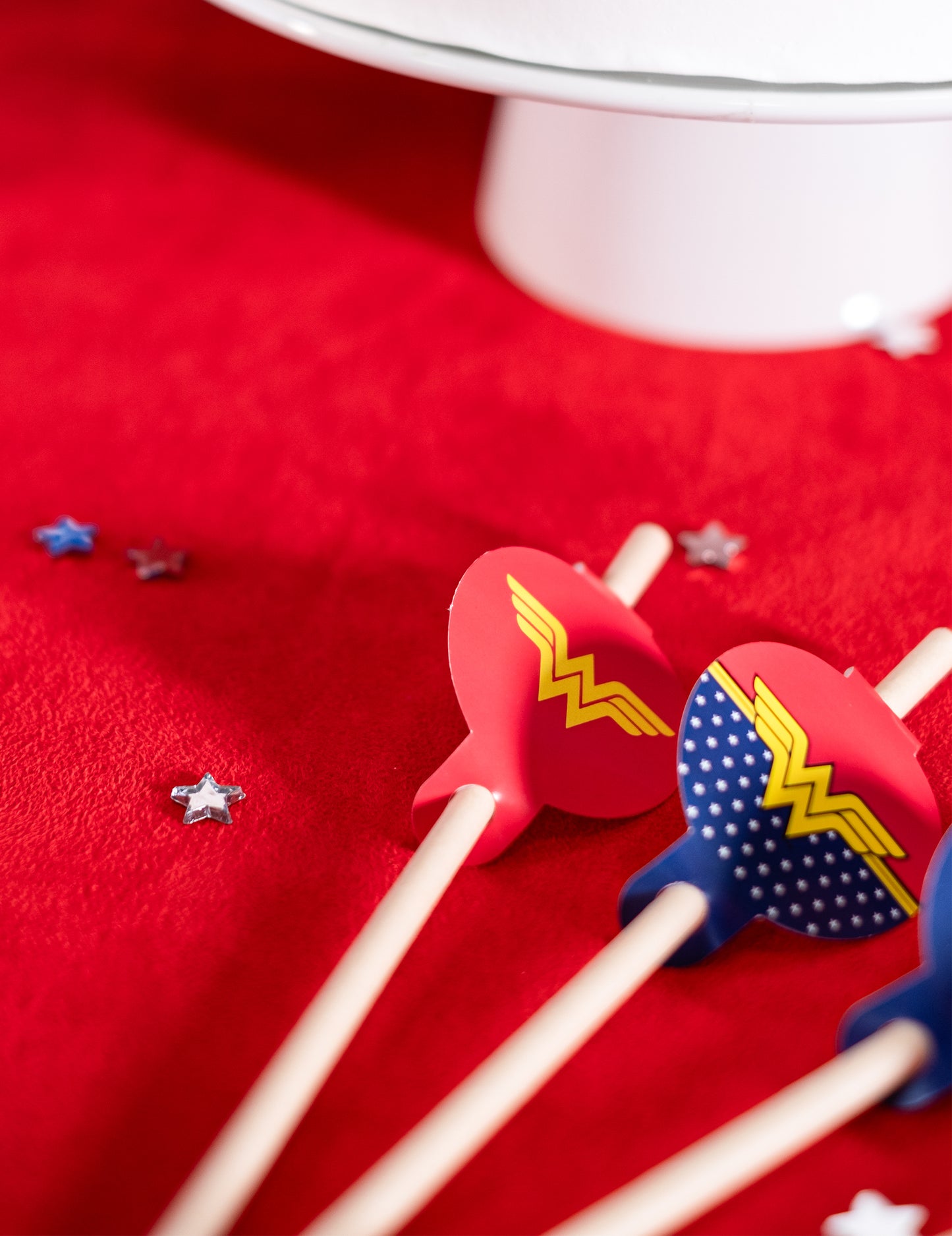 8 Wonder Woman 20cm kartonski medaljon