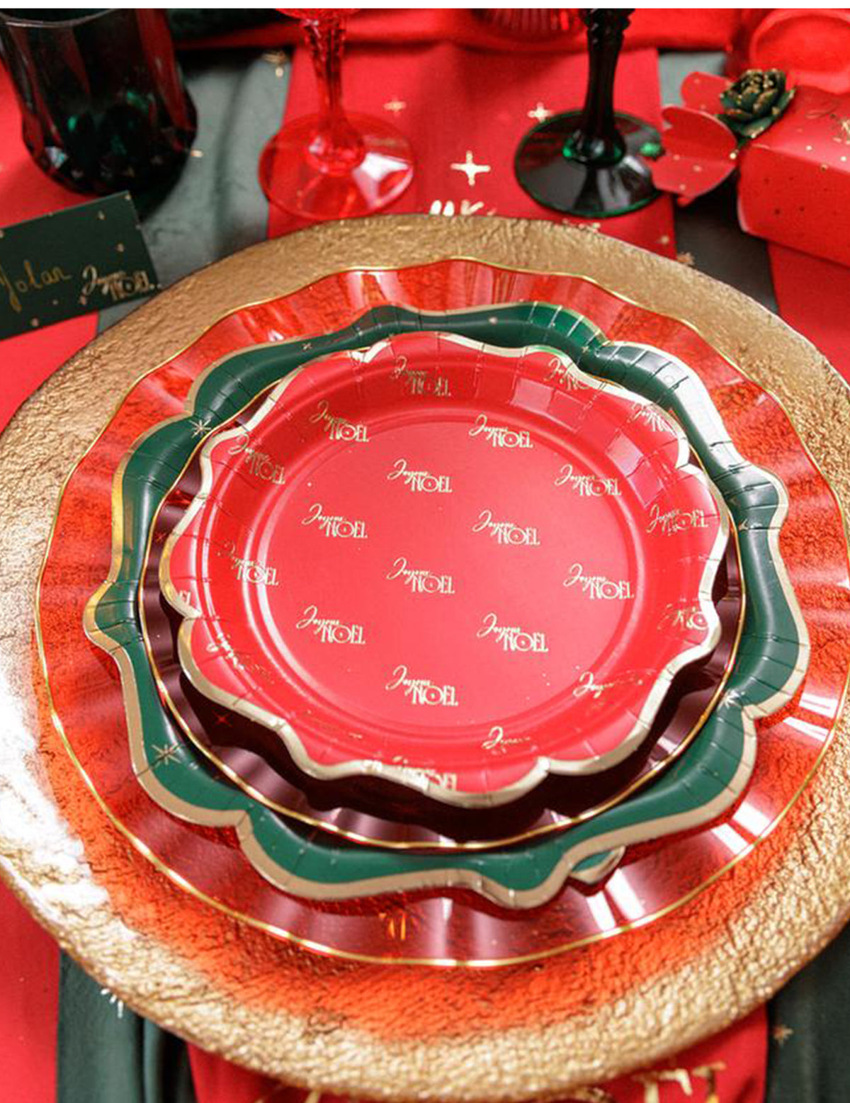 8 petites assiettes Joyeux Noël L'Intemporel rouge et or 18 cm