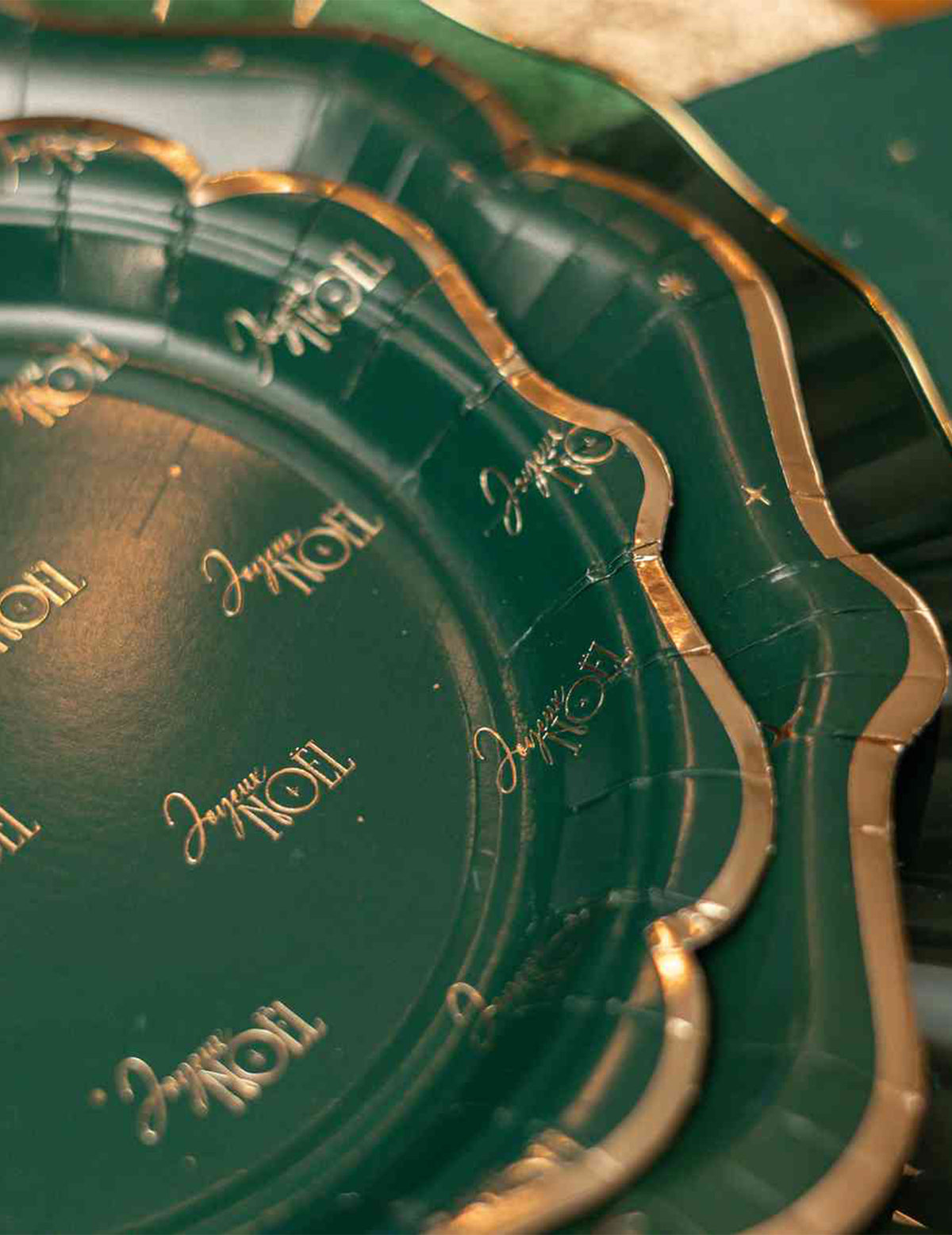 8 petites assiettes Joyeux Noël L'Intemporel vert anglais et or 18 cm