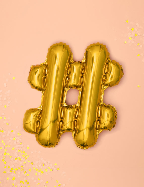 Vue de face du ballon aluminium symbole hashtag doré