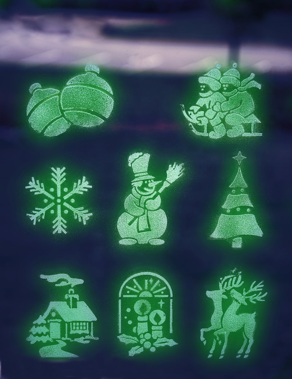 Aperçu des différents motifs phosphorescents de la bombe de neige de Noël phosphorescente avec pochoirs
