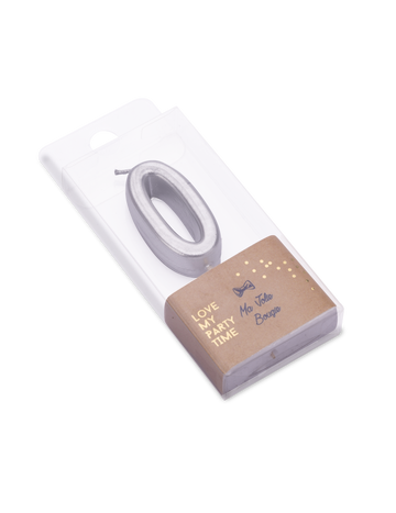 Srebrna metalna rođendanska svijeća s brojem 0 4.3 cm na odabiru torte