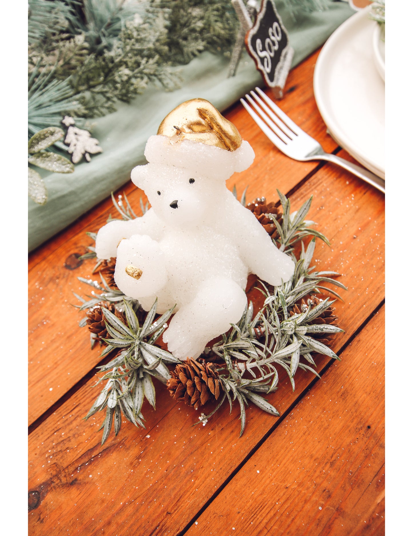 Bijelo-zlatna svijeća u obliku medvjedića 10 cm Božić