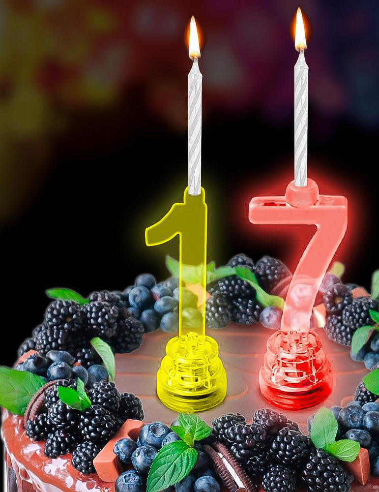 Mise en situation sur un gâteau d'anniversaire de la bougie lumineuse LED chiffre 7