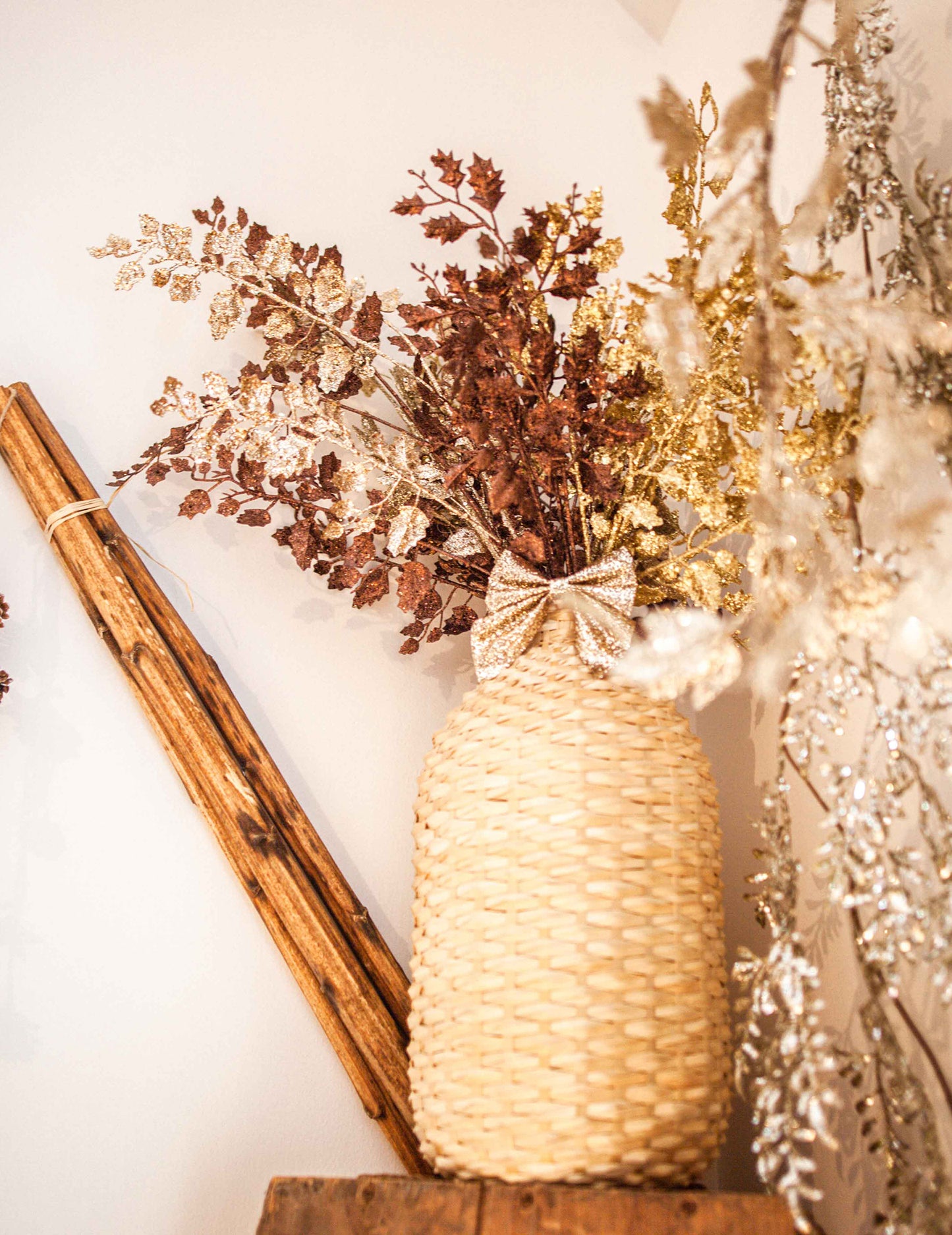 Grana sa zlatnim šljokicama, 65 cm 