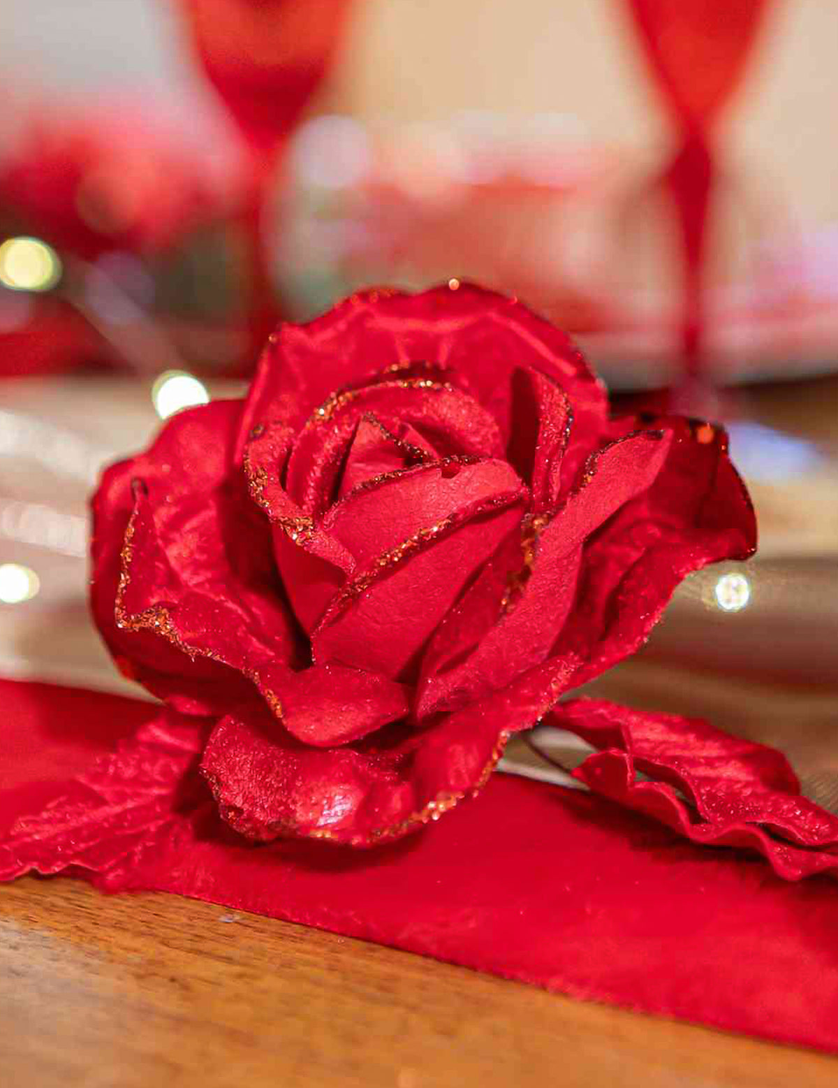 Branche de rose velours pailleté rouge 21 cm