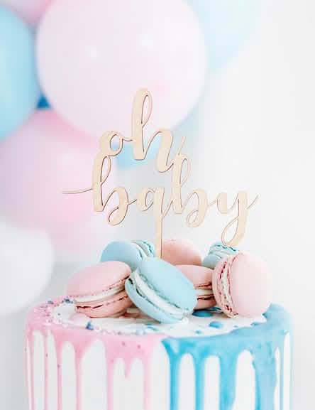 Krupni plan cake toppera oh baby za baby shower