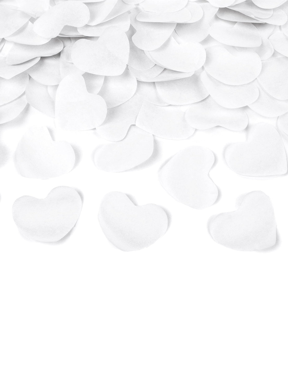 Gros plan sur les confettis du canon à confettis coeurs pour fête