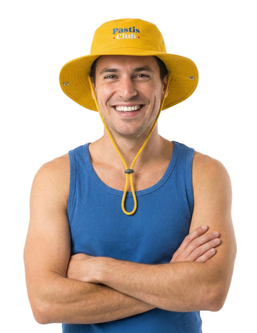 Žuti šešir s uzicom Pastis Club za odrasle 