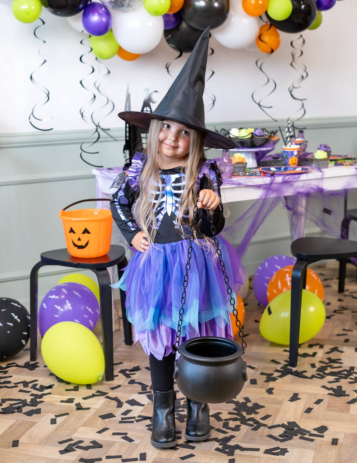 Stvaranje ugođaja vještičjeg kotla za halloween