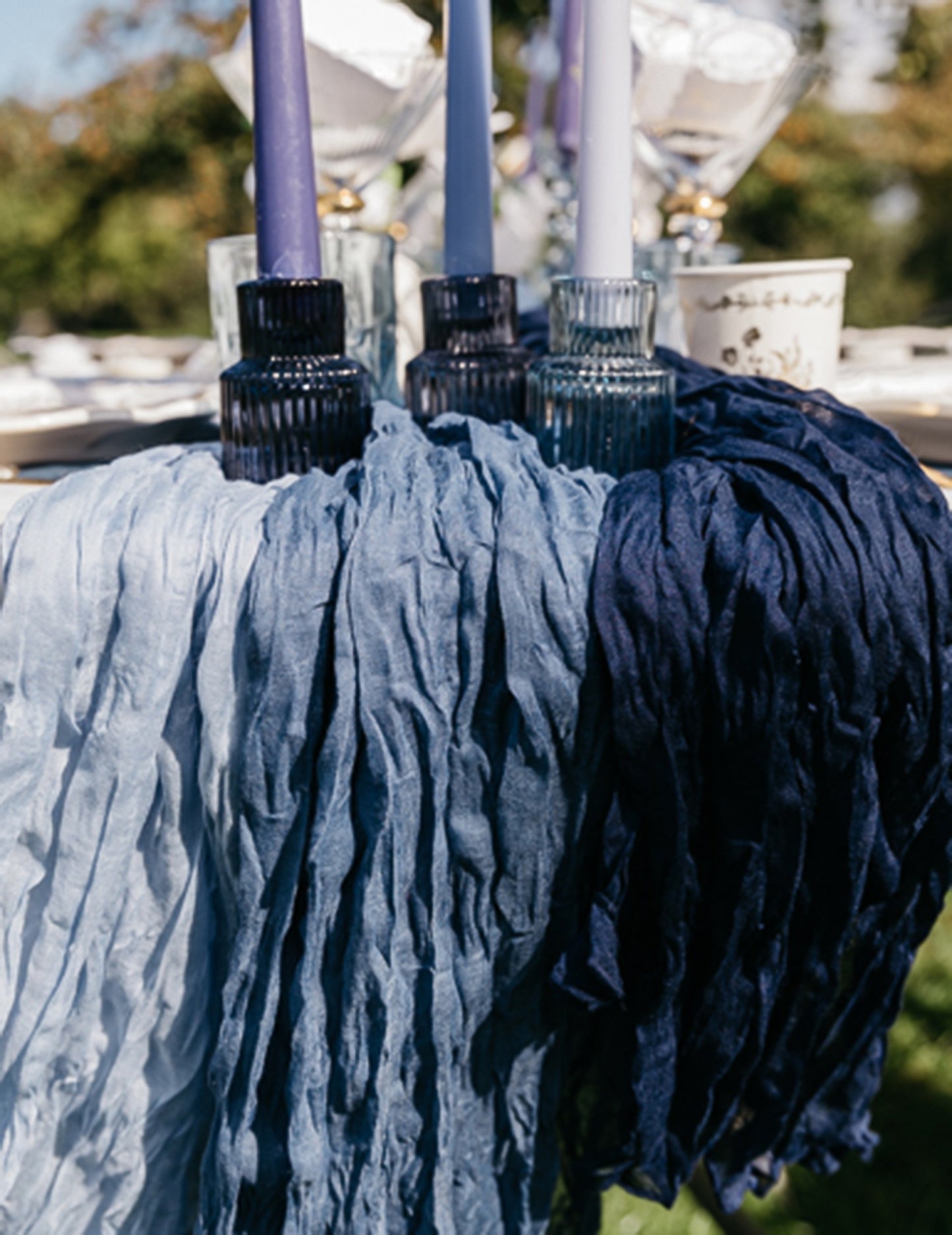 Chemin de table en cheesecloth marine 90 cm x 3 m en gaze de coton