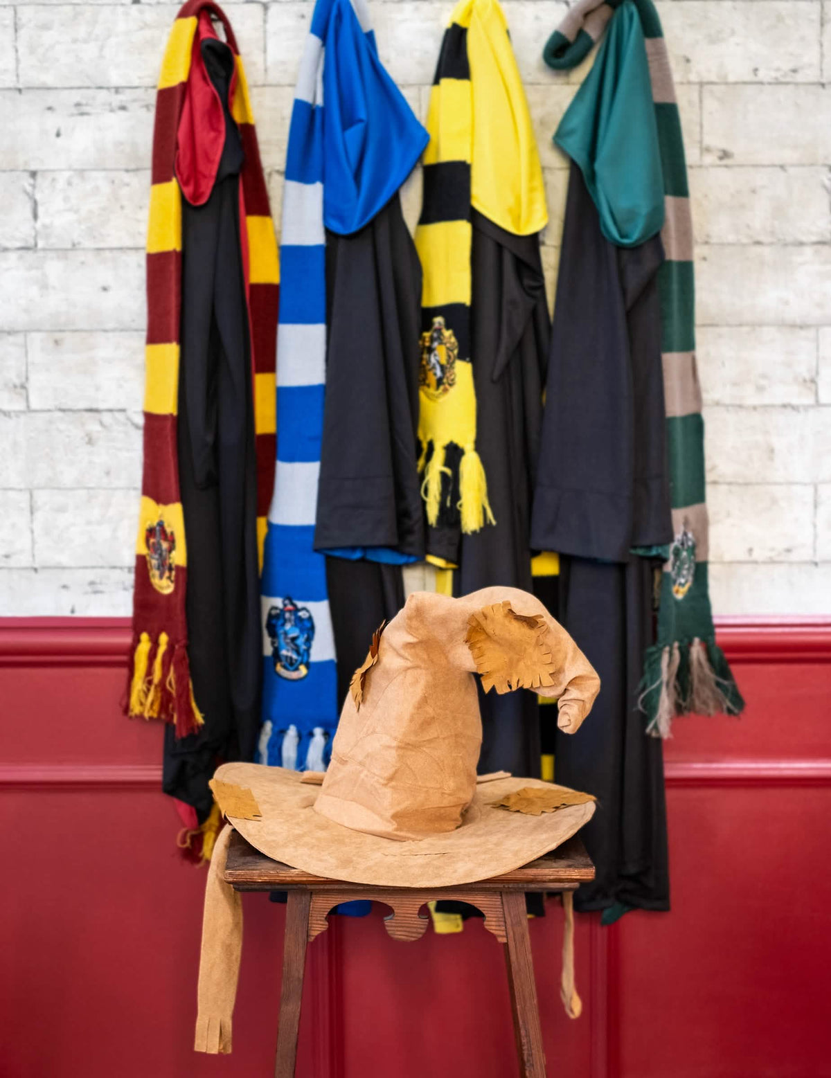 Replika Razredbenog klobuka luksuz Harry Potter za odrasle