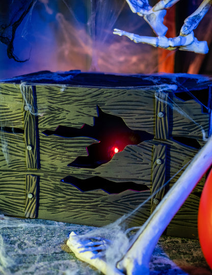 Svjetlo i zvučna škrinja sa skrivenim stvorenjem 46 x 30 cm