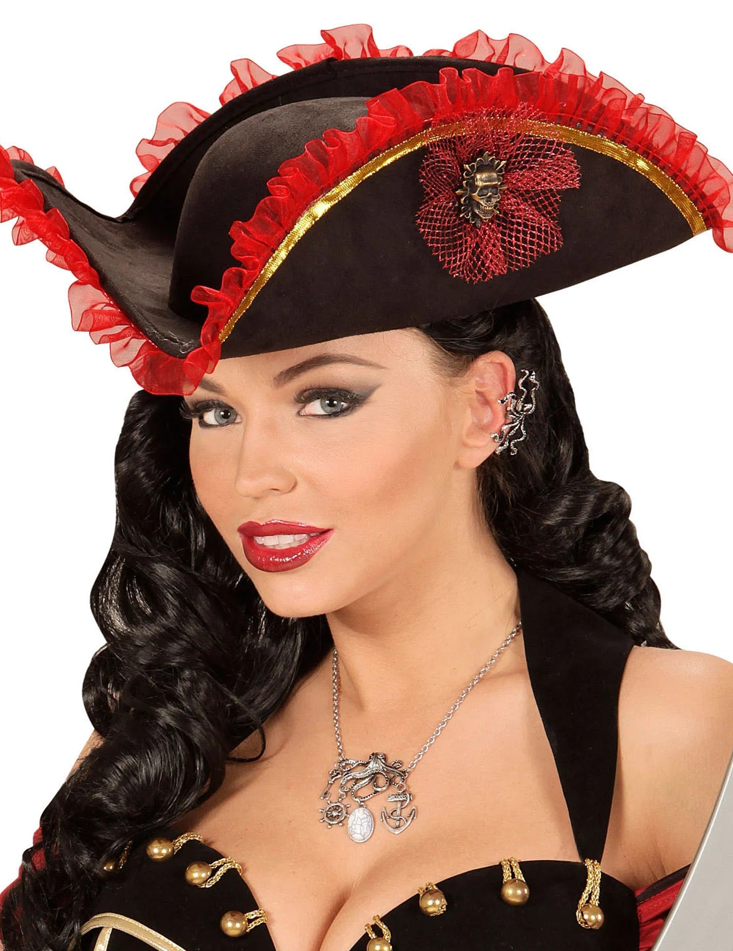 Gusarski ovratnik sa ženskim čarima