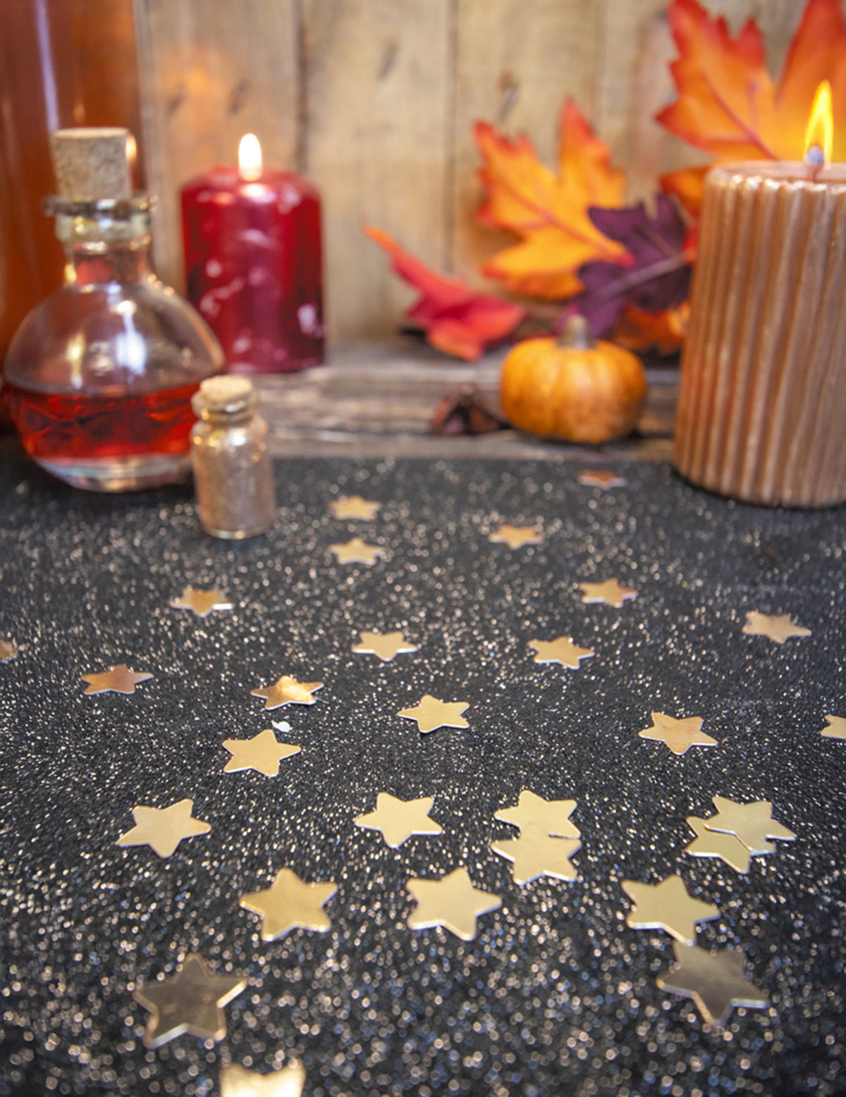 Mise en situation des Confettis de table étoiles pour décoration de fête
