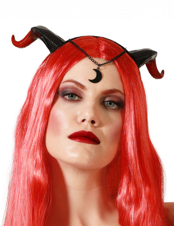 Demonski rogovi s odraslim mjesecom