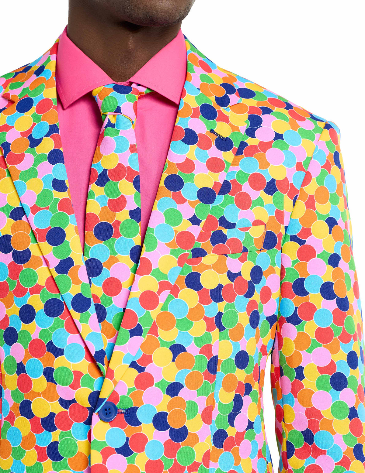 Gros plan sur le col et la cravate du costume Mr. Confetteroni Opposuits pour homme