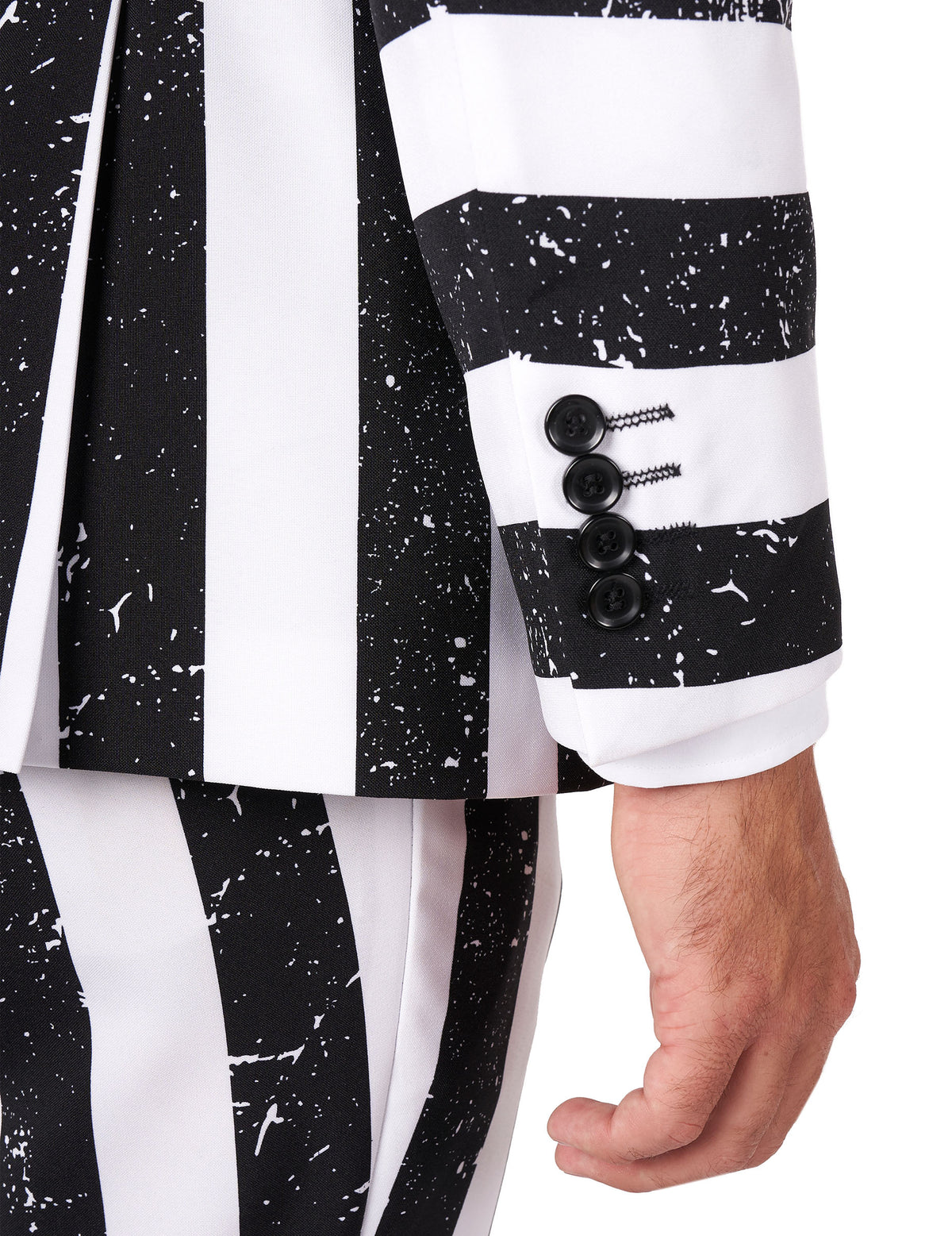 Détail des boutons de manche du costume Beetlejuice Opposuits