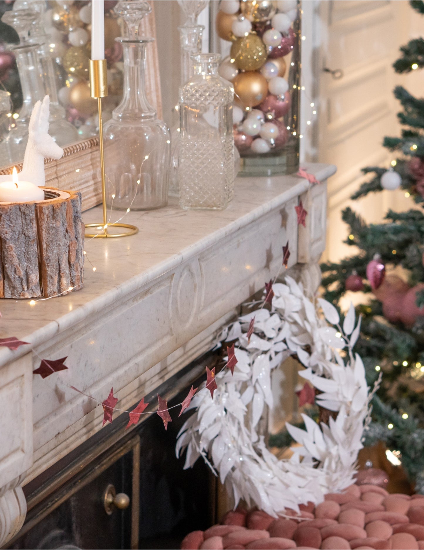 Bijela krunica od listova sa šljokicama 50 cm 